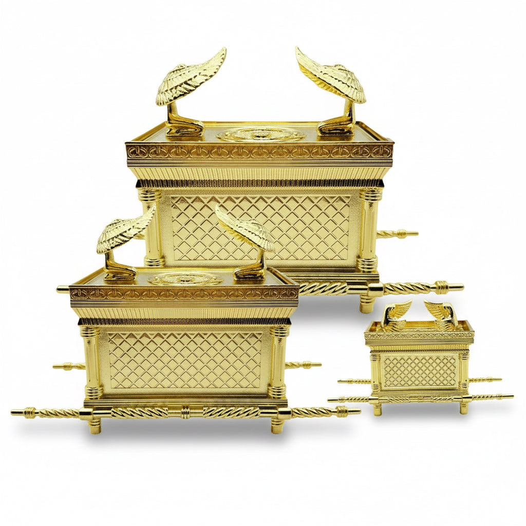 arca-decorativa-dorada-con-alas-de-querubines