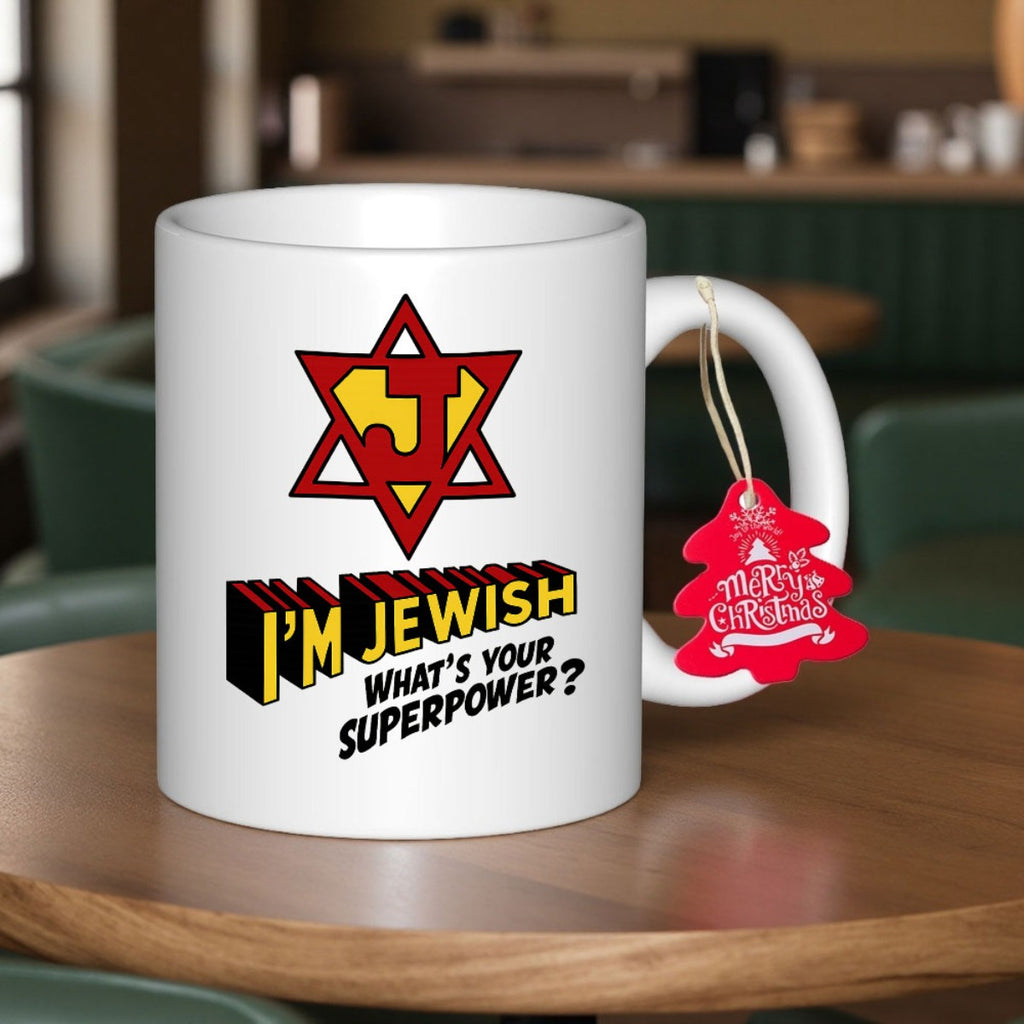Taza Judía Divertida “I’m Jewish, What’s Your Superpower?” – Cerámica Blanca con Estrella de David y Letras Hebreas.
